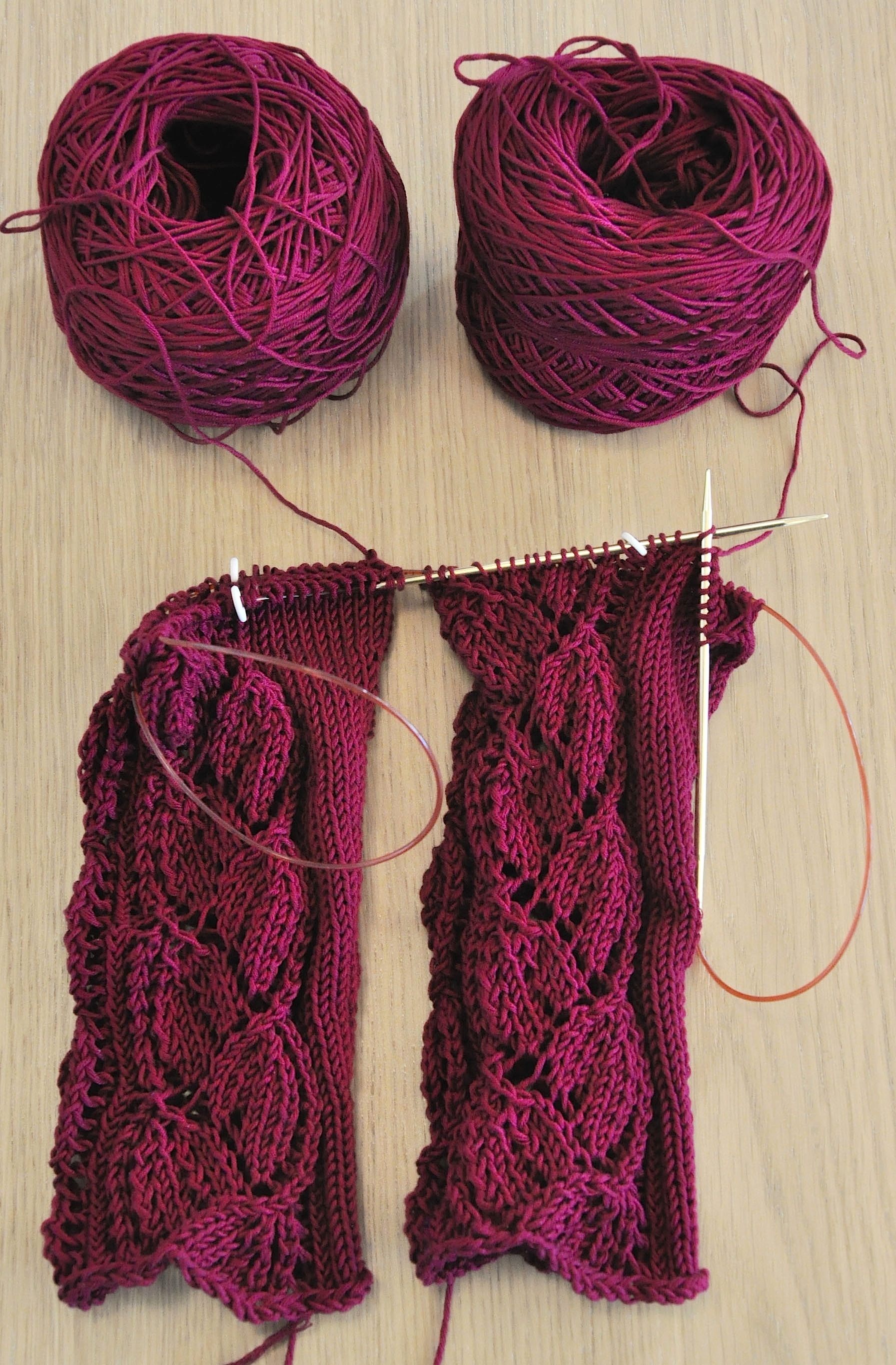 Magic Loop (How to knit in the round with circular knitting needles)